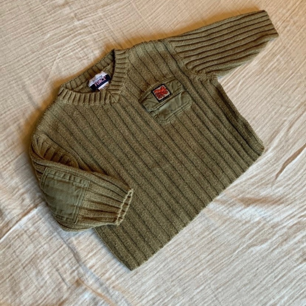 VINTAGE olive green ✈️ sweater
